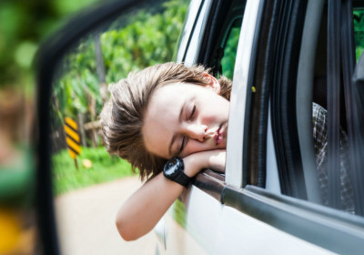 Ingin Libur Akhir Tahun dengan Anak? Ini Tips Agar Si Kecil Tak Mabuk Perjalanan